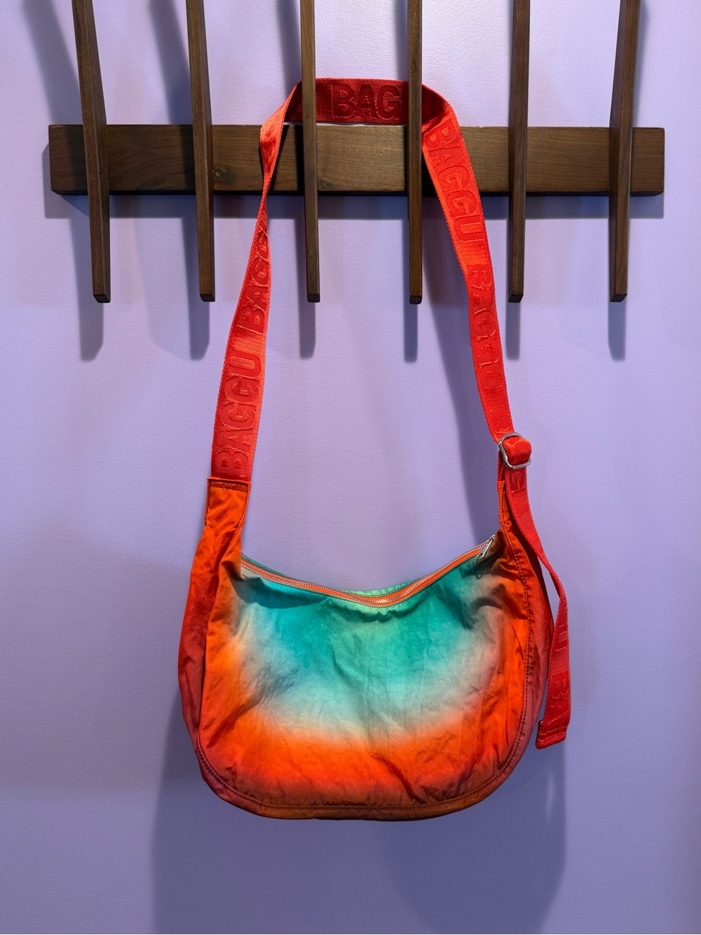 baggu x julia heuer medium crescent nylon bag red teal - Picture 2 of 6